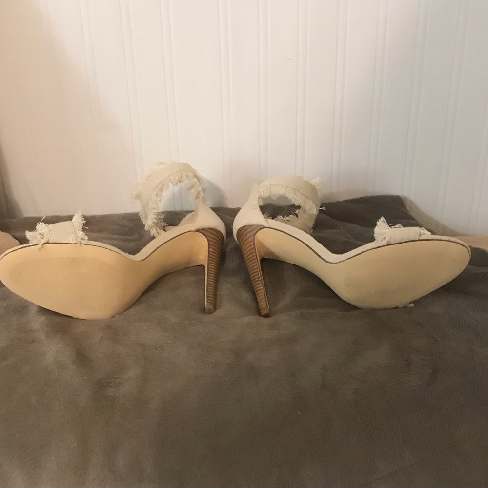 NEW Shoedazzle Heels - Picture 3 of 5